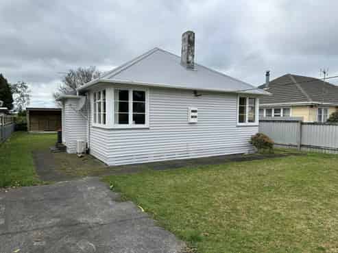 18 Egmont Street, Kaponga