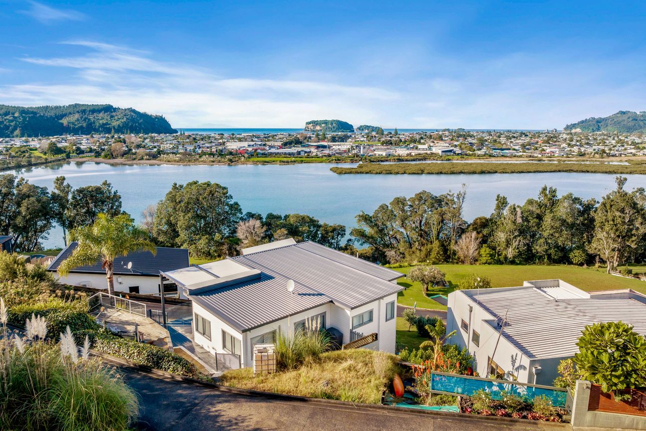 Vendor Wants To Sell-Price Reduced. - Vista 6