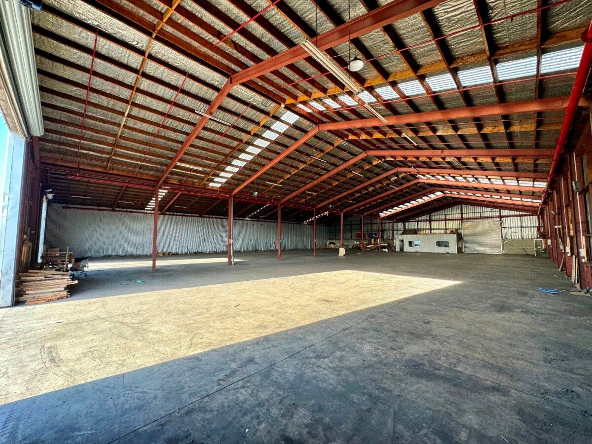 1,575sqm High Stud Warehouse For Lease - Ansicht 2