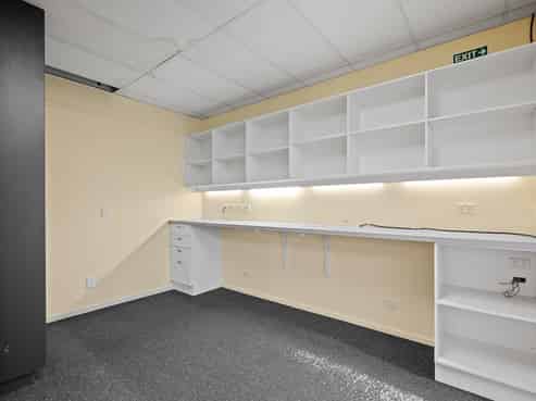 Centre of Market Street for Lease!