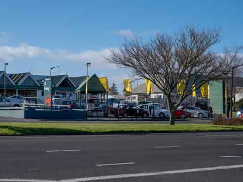 Prime corner opportunity 