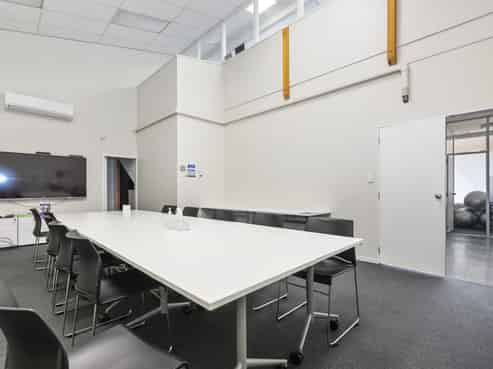 Well located, high NBS office space