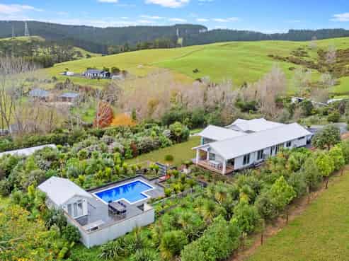 7 Pineview Lane, Helensville