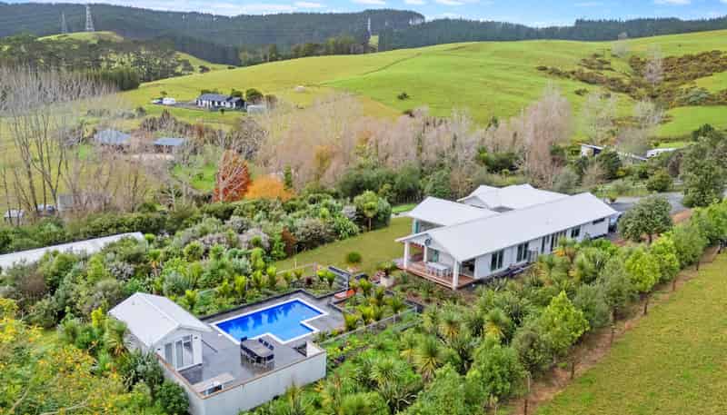 7 Pineview Lane, Helensville