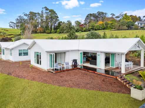 7 Pineview Lane, Helensville