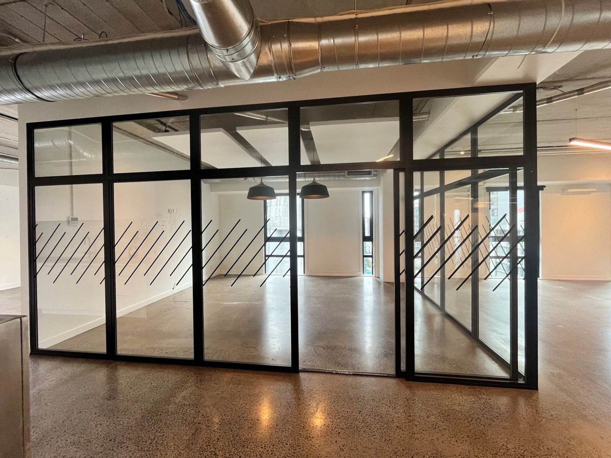 MODERN CHARACTER OFFICE SPACES - Vista 6