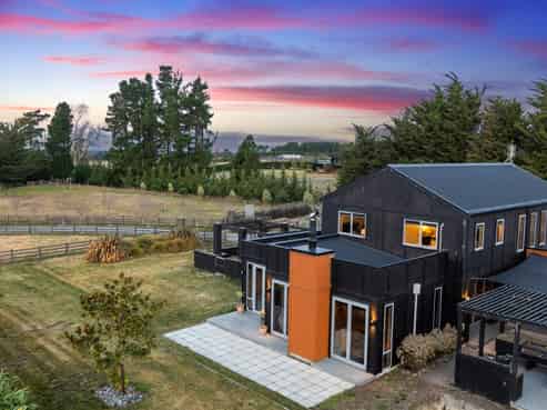 1175 Oxford Road, Cust