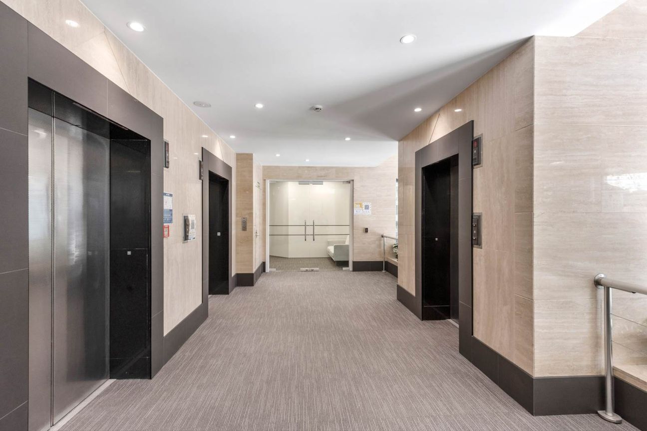 SYMONDS STREET OFFICES - Több