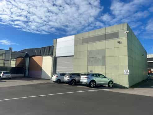 Cheapest warehousing and centrally located