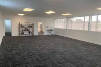 Impressive first floor office/studio in Manurewa