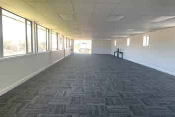 Impressive first floor office/studio in Manurewa