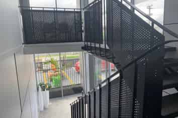 Impressive first floor office/studio in Manurewa