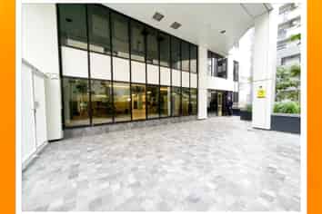 Spacious Space with a Private Courtyard