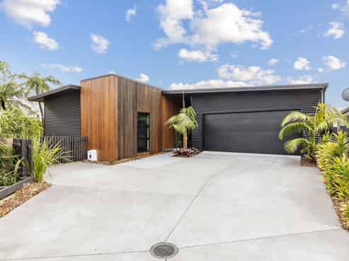 12 Mackillop Way, Brooklands