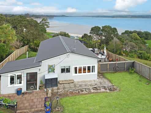 50 Ronald Avenue, Glenbrook