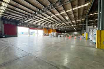 4,954sqm High Stud Industrial Facility For Lease