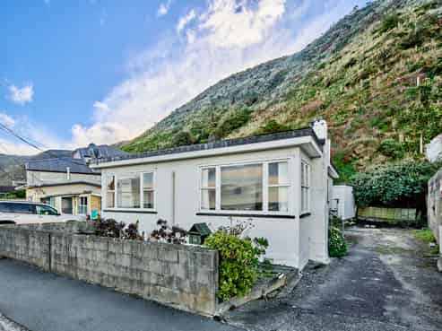 166 Owhiro Bay Parade, Owhiro Bay