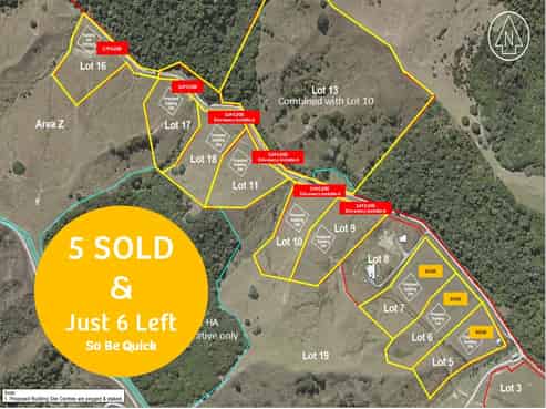 9/10+13/11/16-18 Sugarloaf Close, Puhoi