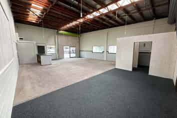 Flexible premise alongside Rivers Cafe