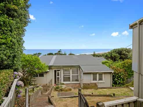 25 Domain Crescent, Muriwai