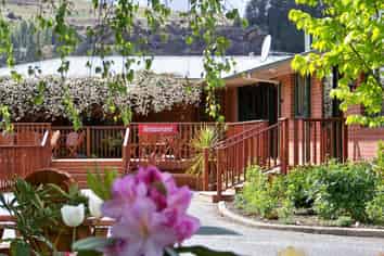 Lake Roxburgh Lodge FHGC For Sale