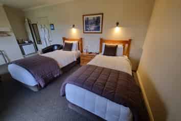 Lake Roxburgh Lodge FHGC For Sale