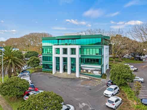 BEST OFFICE BUILDING IN THE BEST STREET
