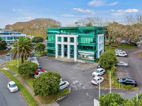 BEST OFFICE BUILDING IN THE BEST STREET
