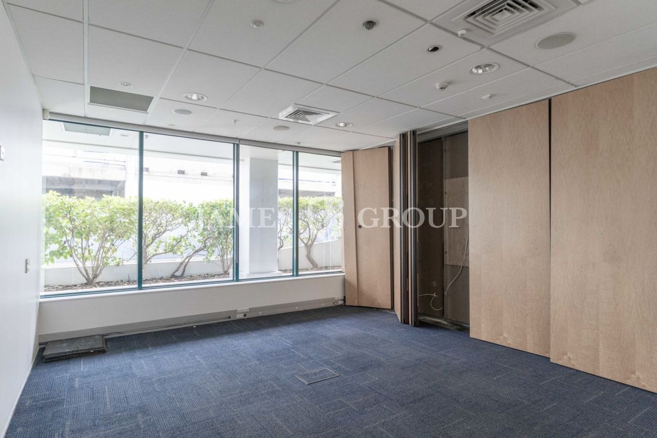 GROUND FLOOR OFFICE ON CARLTON GORE ROAD - Vista 6