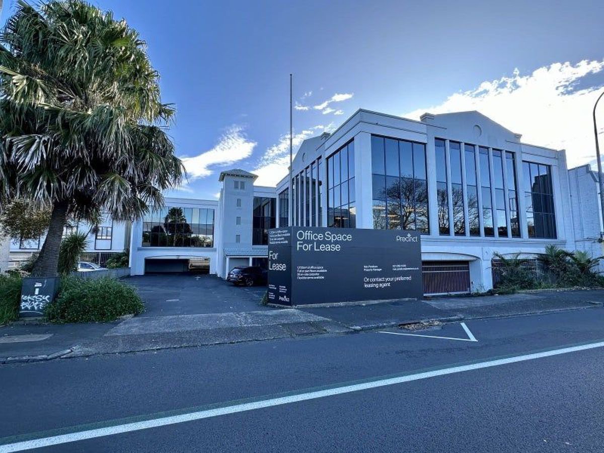 Prime Epsom Location: Modern Office Space