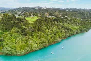1 Buckleys Track, Paremoremo