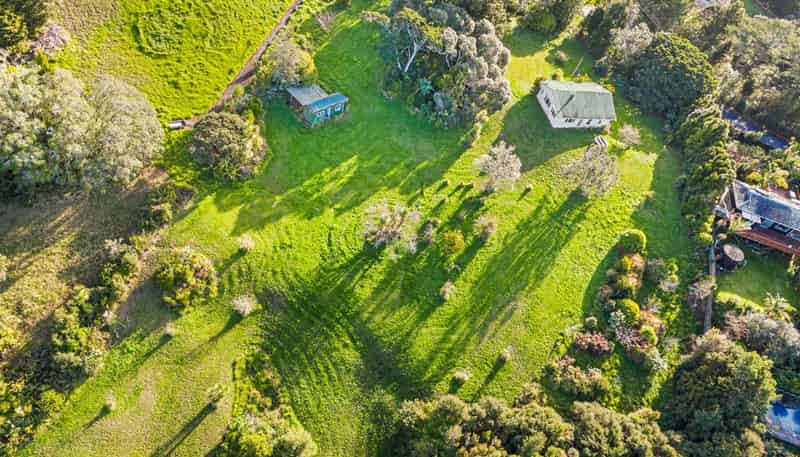 1 Buckleys Track, Paremoremo