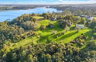 1 Buckleys Track, Paremoremo