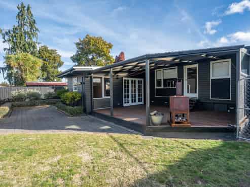 14 Parata Street, Two Mile Bay