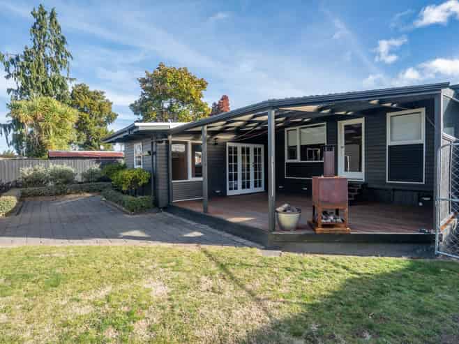 14 Parata Street, Two Mile Bay