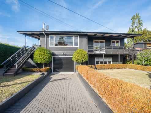 14 Parata Street, Two Mile Bay