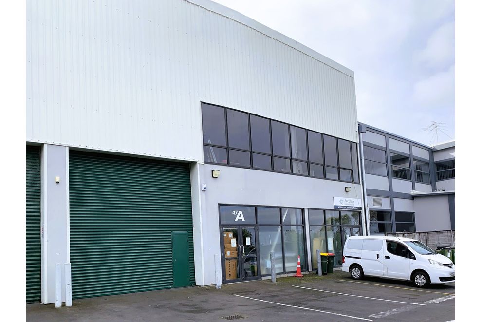 For lease Office & Warehouse Combo | 371m2 - realestate.co.nz