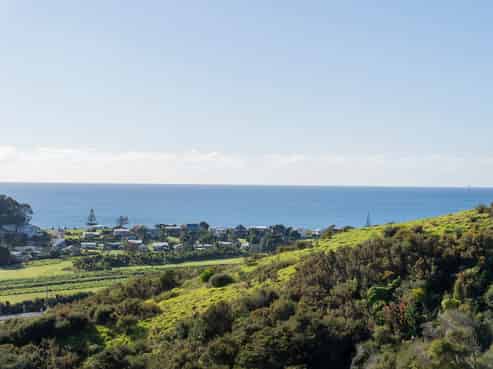 18 Azimuth Road, Tairua