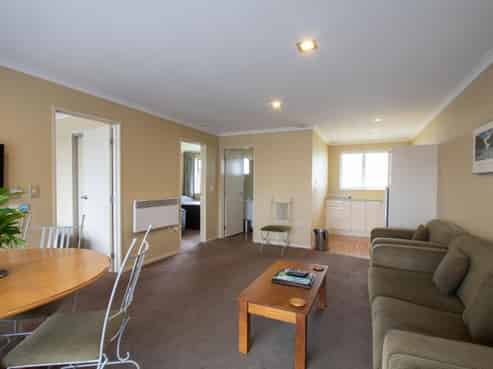 Tidy and Very Profitable 12 Unit Complex