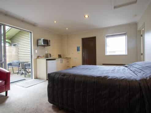 Tidy and Very Profitable 12 Unit Complex