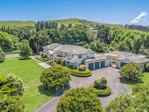 377 Grays Road, Pauatahanui