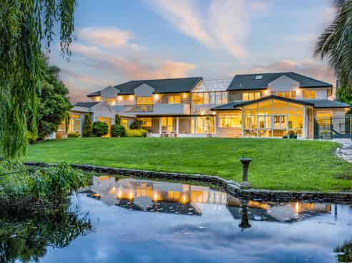 377 Grays Road, Pauatahanui