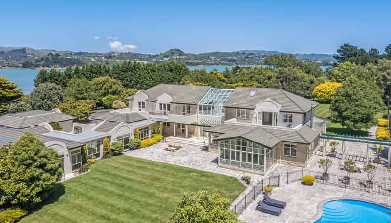 377 Grays Road, Pauatahanui