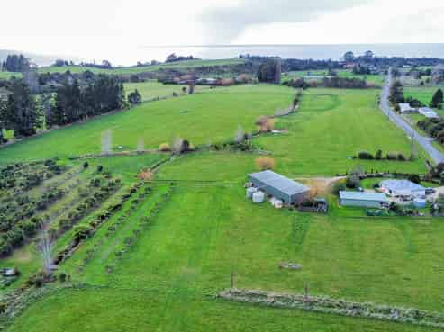 77 Patons Rock Road, Patons Rock