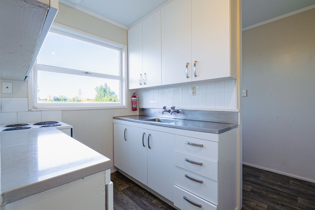 Spacious 2-Storey Unit with Private Yard and Deck - Vista 4