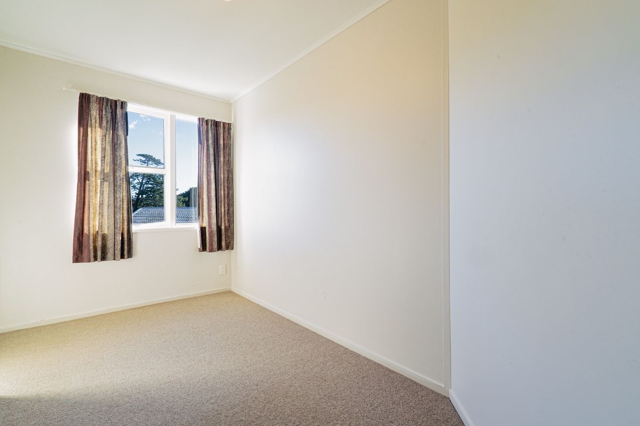Spacious 2-Storey Unit with Private Yard and Deck - Vista 6