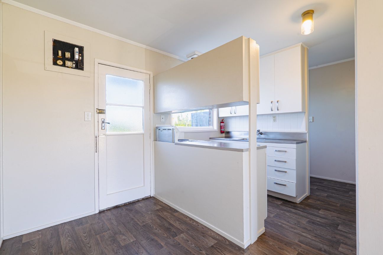 Spacious 2-Storey Unit with Private Yard and Deck - Vista 5