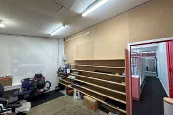 Busy suburban shopping centre - space for lease