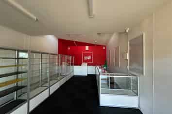 Busy suburban shopping centre - space for lease