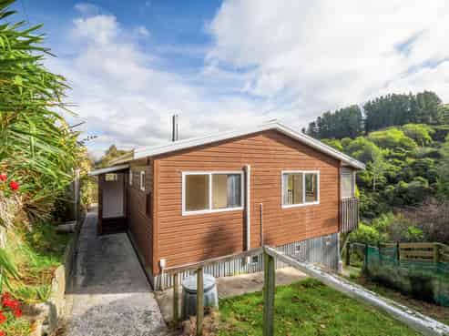 521 North Road, Normanby